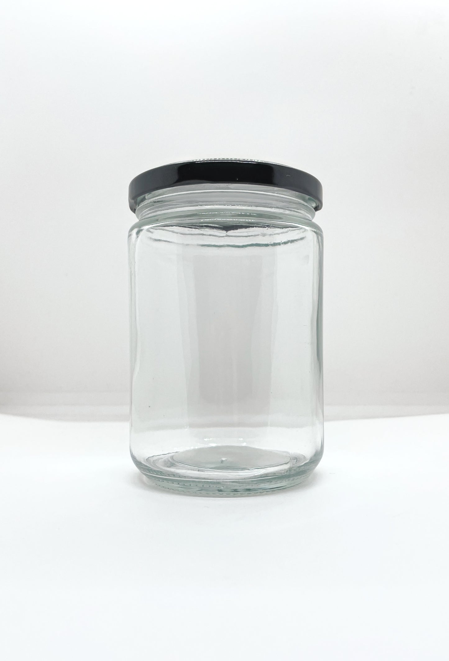 560mL. Clear Round Straight Cut Glass Jar and Lid (Net Fill Capacity: 490mL.+/-)