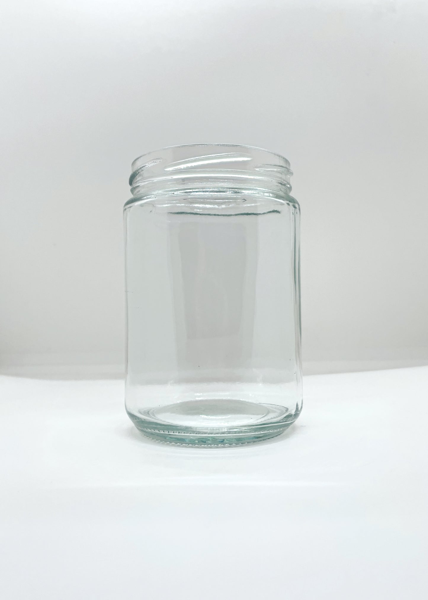 560mL. Clear Round Straight Cut Glass Jar and Lid (Net Fill Capacity: 490mL.+/-)