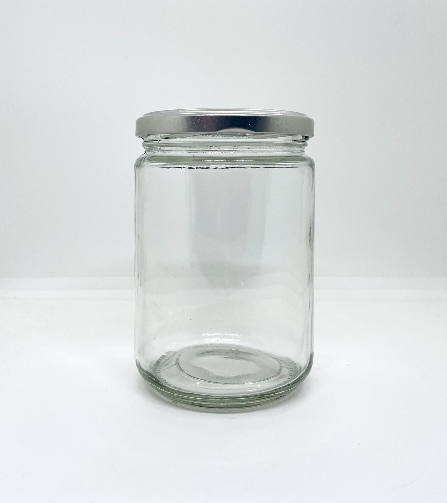 560mL. Clear Round Straight Cut Glass Jar and Lid (Net Fill Capacity: 490mL.+/-)