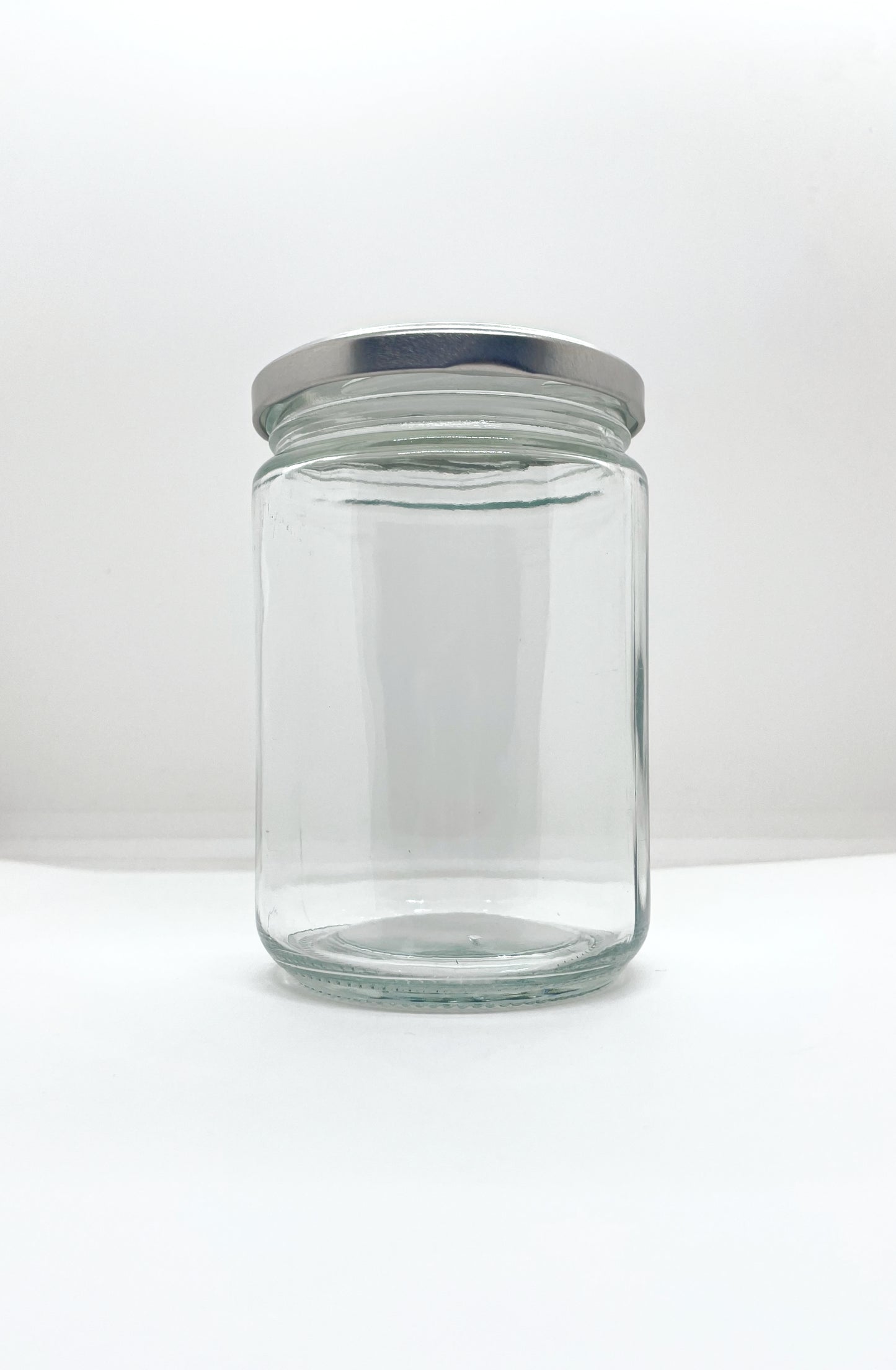 560mL. Clear Round Straight Cut Glass Jar and Lid (Net Fill Capacity: 490mL.+/-)